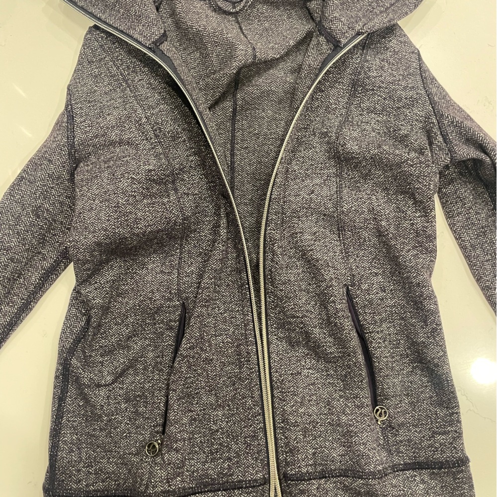 Lululemon Activewear Performance Jacket Navy Blue Gray Full Zip 
 Size 4.
